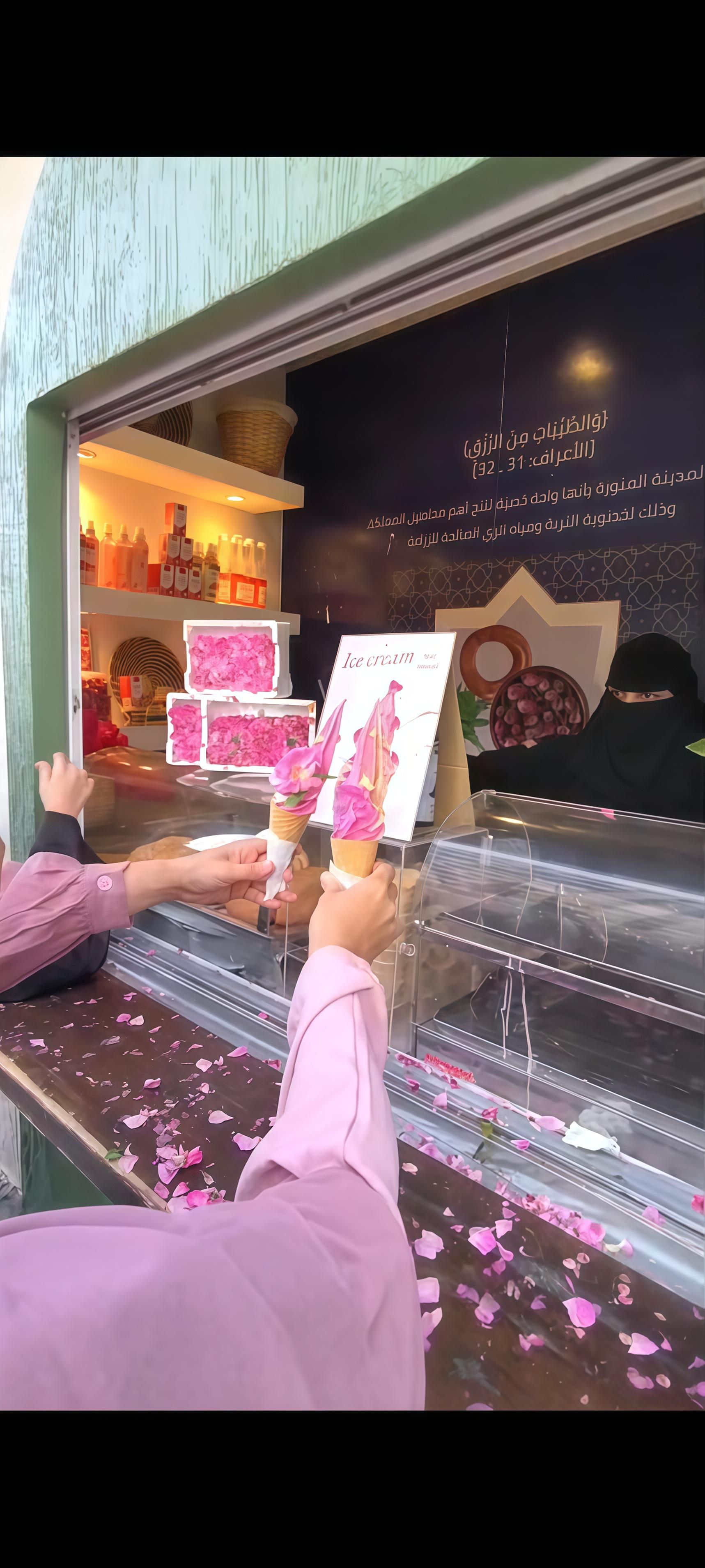 Image ROSE ICE CREAM, ESKRIM VIRAL Yang WAJIB DICOBA SAAT UMROH DI MADINAH News