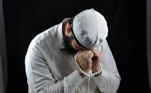 Image LA TAHZAN, INNALLAHA MA’ANA: MENEMUKAN KEDAMAIAN DI TENGAH BADAI HIDUP News