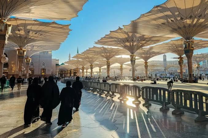 Image MERENGKUH KEBERKAHAN TERAKHIR: KEUTAMAAN ZIARAH TEMPAT BERSEJARAH DI MADINAH SEBELUM KEMBALI KE TANAH AIR News