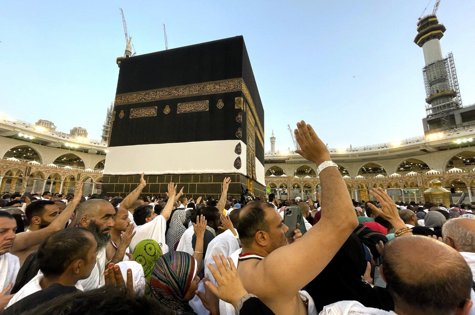 Image MEMANGGIL JIWA KE BAITULLAH: SENI BERYIAR DAN KEUTAMAAN MENGAJAK PADA IBADAH HAJI News