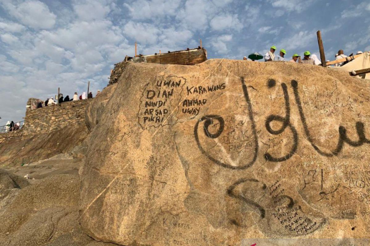 Image JABAL RAHMAH: KETIKA VANDALISME MENEROBOS SAKRALITAS ZIARAH News